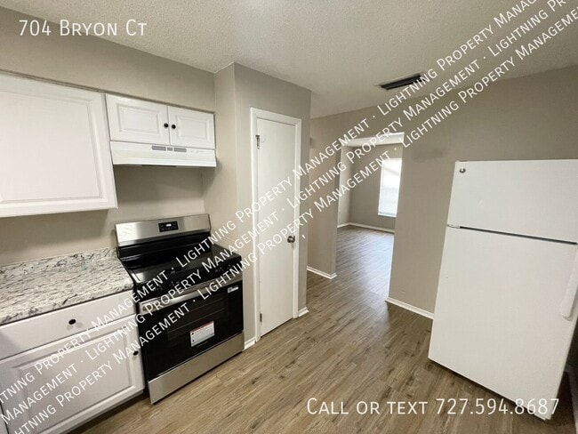 Photo - 704 Bryon Ct