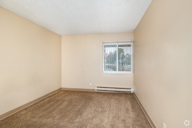 1BR, 1BA - 550SF - Bedroom