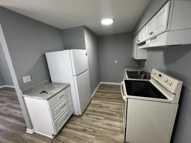 2085 Cosmos Dr