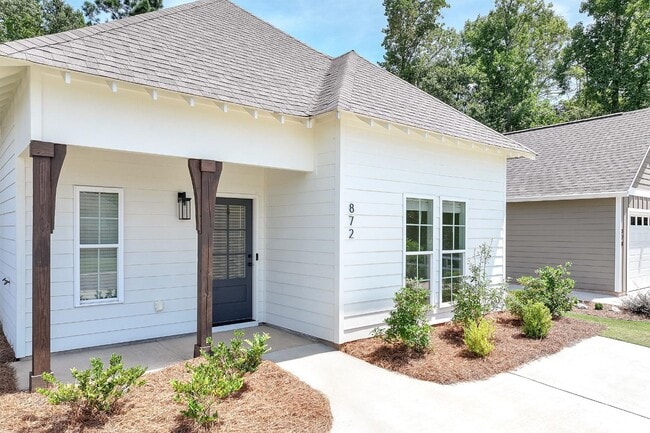 Building Photo - 872 Village Dr