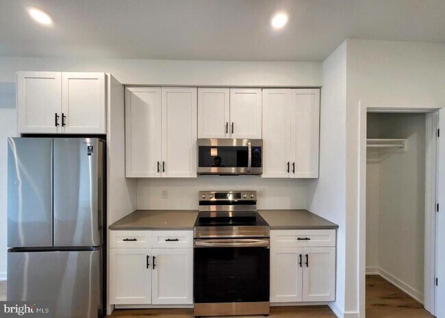 Building Photo - 22 E Rittenhouse St Unit 3