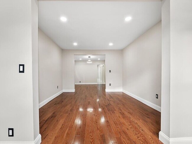 Photo - 3-Bedroom Gem with Modern Comfort in Bayonne – 1300 Sq. Ft. of Urban Living!"