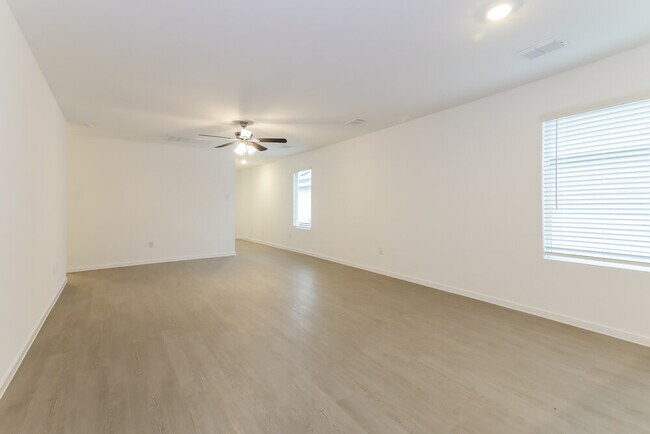 Photo - 1028 Calley Pear Trl