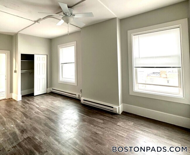 Photo - 50 Franklin St Unidad 1023