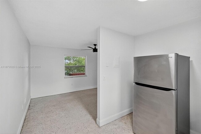 Photo - 458 SW 9th St Unit 2