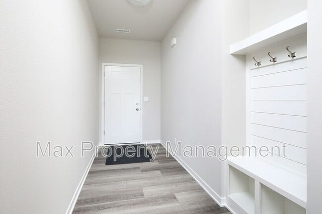 Photo - 3955 NE 2nd Ln