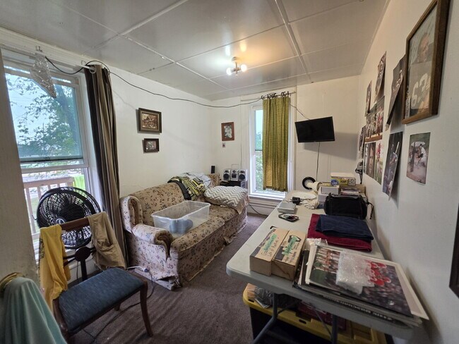 Photo - 1 Bedroom, 1 Bathroom with Off Street Parking - Available September 10th! Unit #1