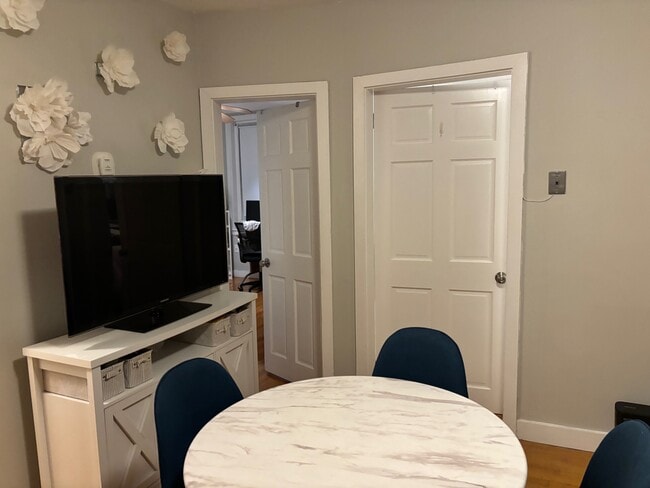 Photo - 145 Endicott St Unit 7