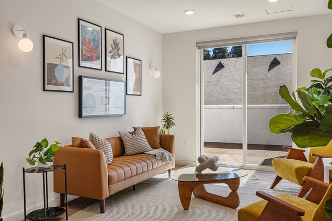 Photo - Sophia Hollywood