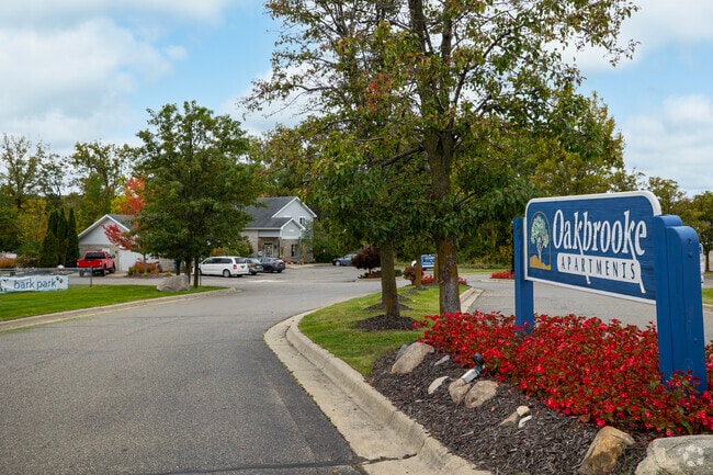 Oakbrooke Apartments Entrance
