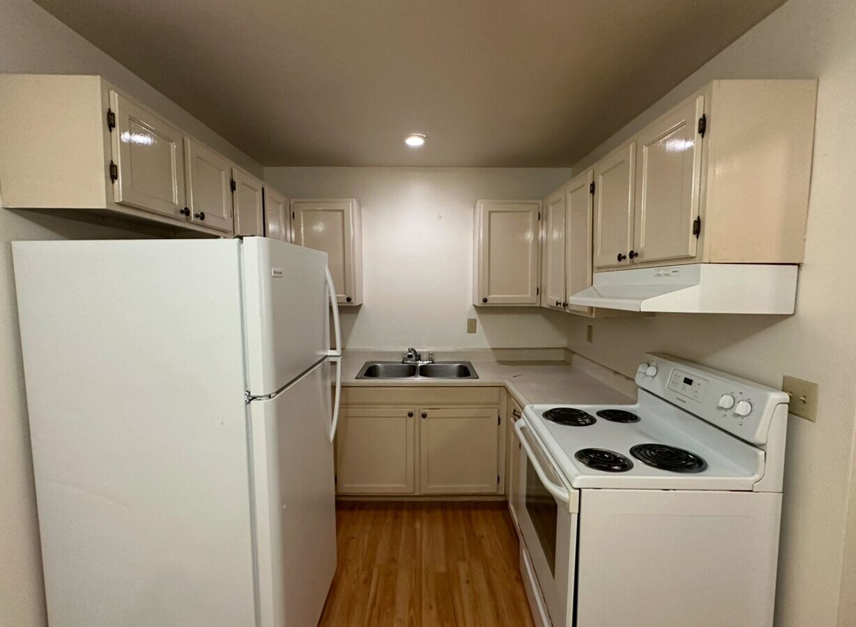 2241 Colorado Ave - 2241 Colorado Ave
