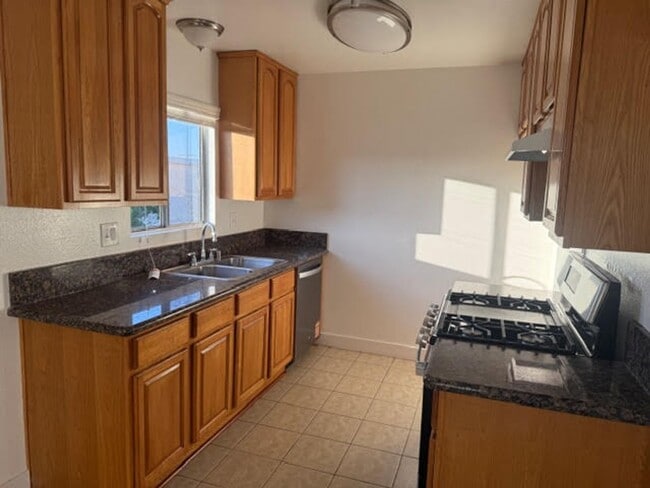 Photo - 16811 Unidad D