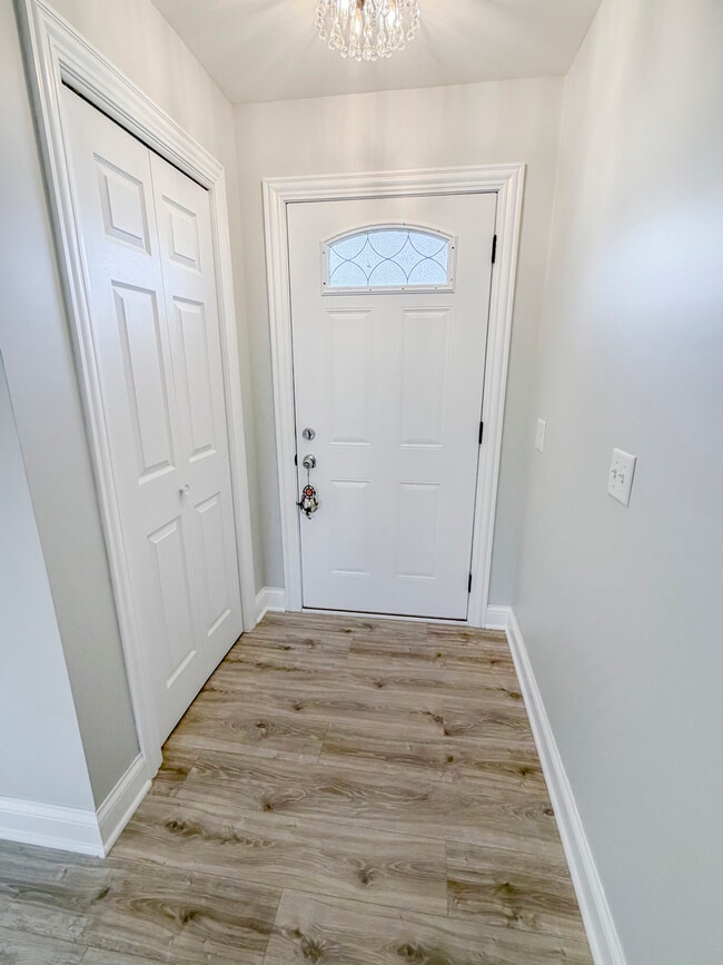 Photo - 9027 Skyline Dr