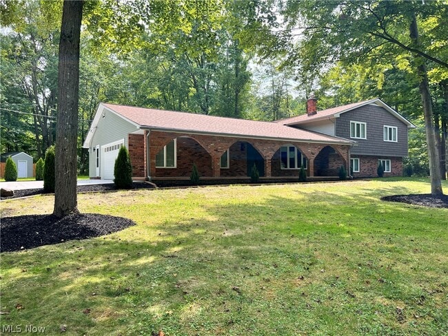 Building Photo - 704 Echo Dr