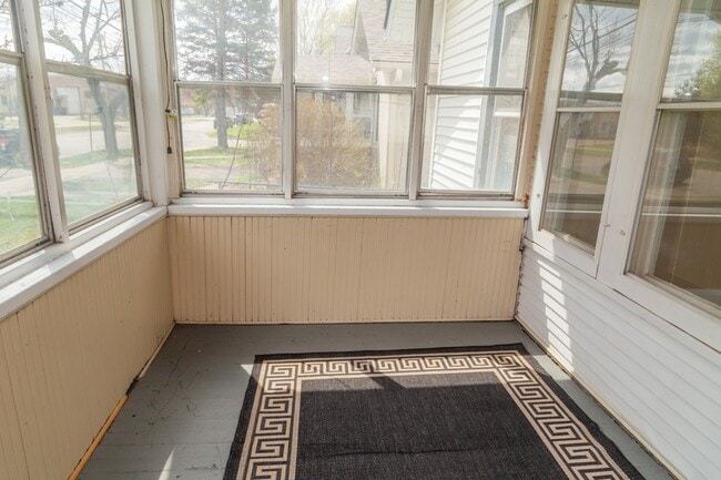 Photo - 1151 Hamline Ave N
