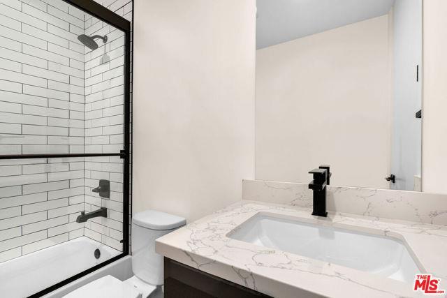 Building Photo - 15328 Weddington St Rental