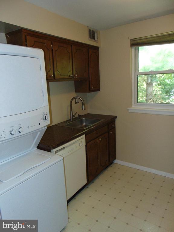 Photo - 1155 York Rd