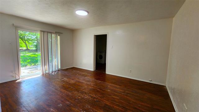 Photo - 520 Sweetbriar Dr