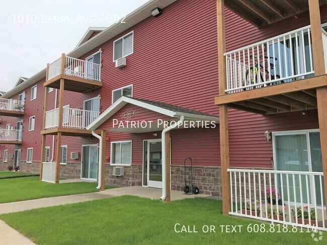 Building Photo - 1010 Berry Ave Unit 302 Rental