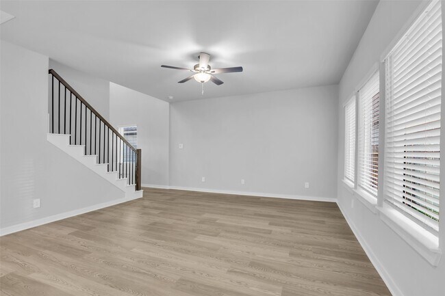 Photo - 18720 Presswood Wy Dr