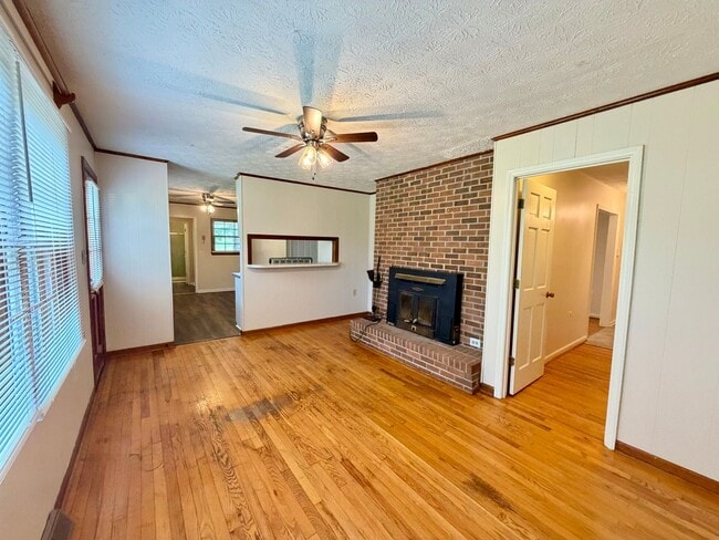 Photo - 1168 Boyd St