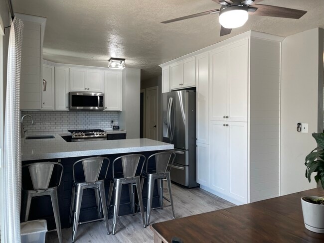 Photo - 1011 W 600 S