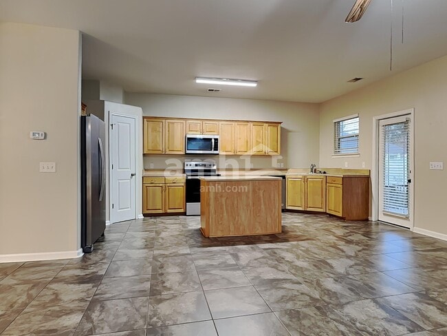 Photo - 90 Summer Hill Way