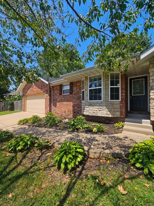 Photo - 1257 W Bridgewood Pl