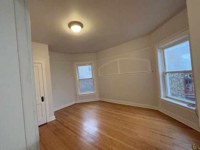 Photo - 4944 S Michigan Ave Unit 3