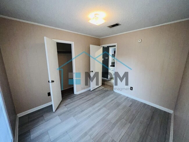 Photo - 105 Hilltop Dr