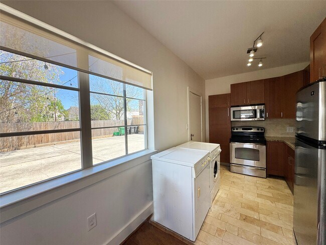 Photo - 1509 Holman St Unit 2