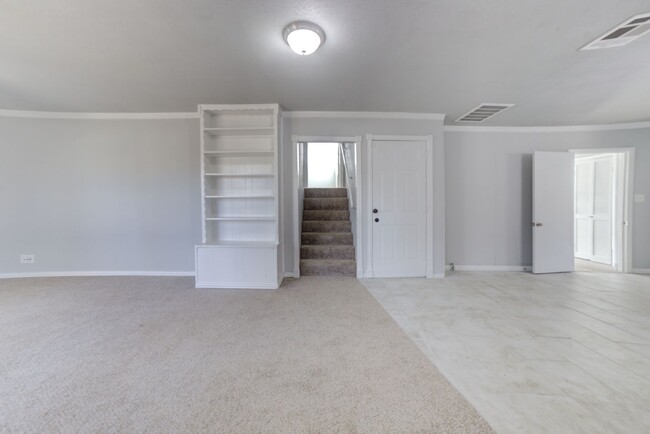 Available in May! Stunning 4 Bed 3 Bath Ho... - Available in May! Stunning 4 Bed 3 Bath Ho... House