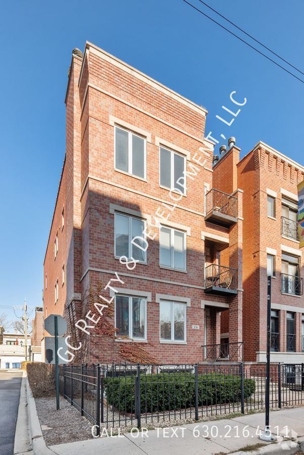 Building Photo - 1136 W Fullerton Ave Unit 3 Rental