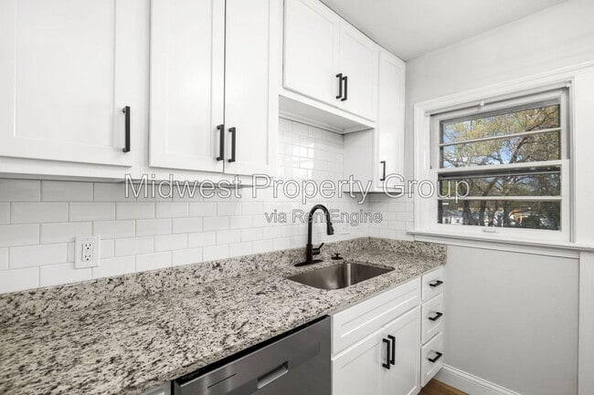 Photo - 1410 St Bernadette Ln