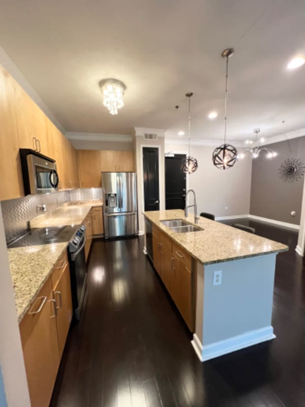 Photo - 711 Cosmopolitan Dr NE