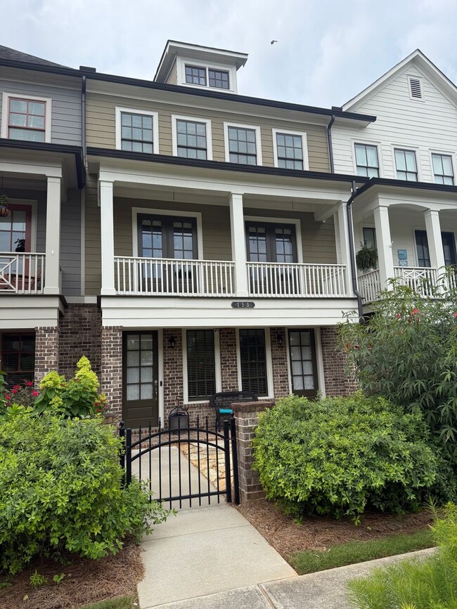 Building Photo - 3 Bed/3.5 Bath Townhome For Lease Within Walking Distance to Downtown Woodstock