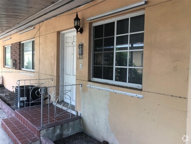 Building Photo - 751 SW 10th St Unit 757 Rental