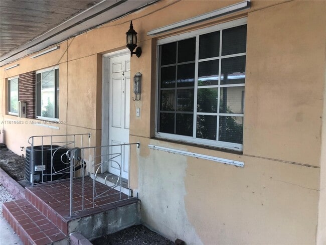 Photo - 751 SW 10th St Apartment Unit 757