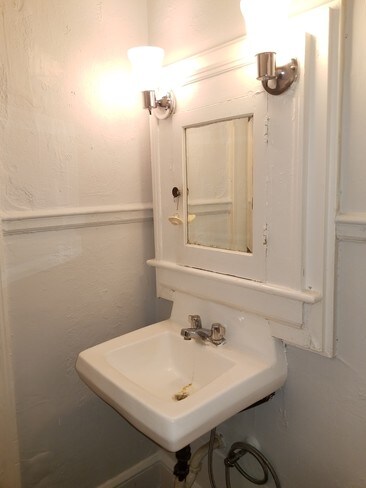 Photo - Hill Chateau Apartments