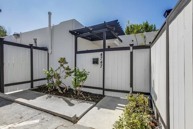 Photo - THE POINTE - JUST RENOVATED! Luxurious Community, W/D In Unit