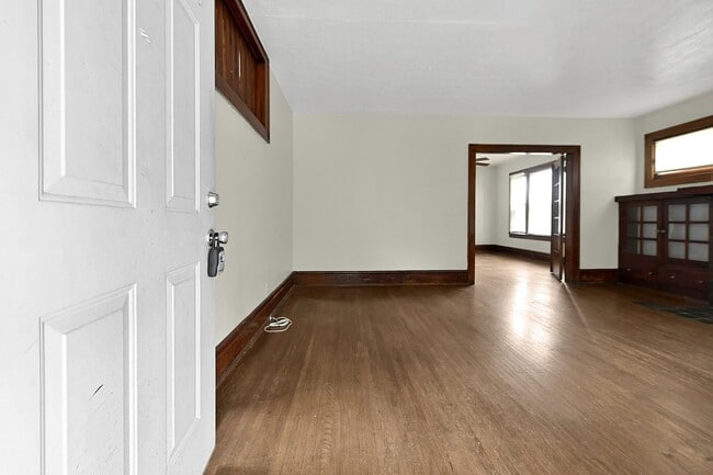 Photo - 457 Alden Ave