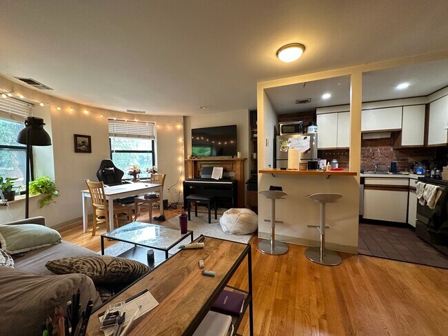 Photo - 95 Gainsborough St