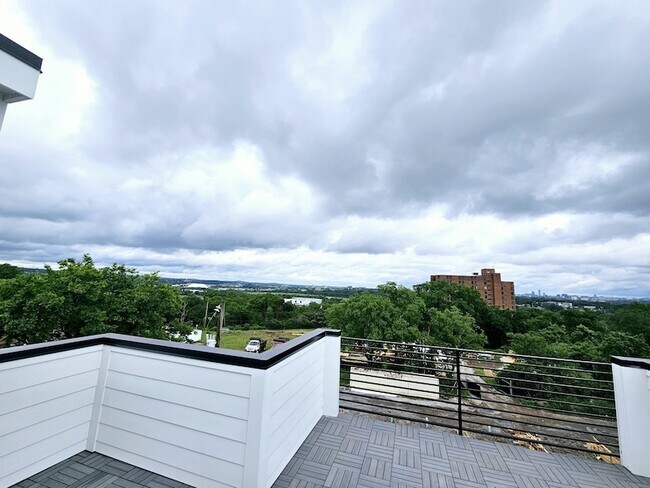 Photo - 522 Cliff Cir