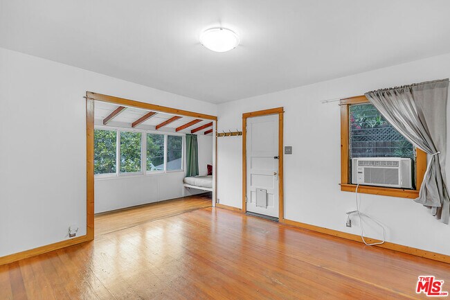 Photo - 2540 1/2 Glen Green St Unit 2540