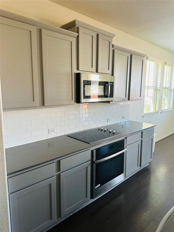 Photo - 608 Sixpence Ln