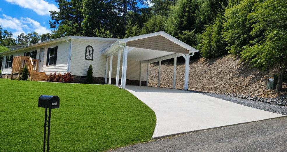 429 W Sunshine Ln