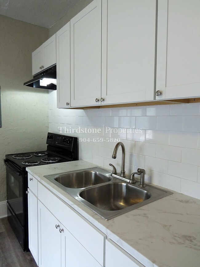 Photo - 3326 W 1st St