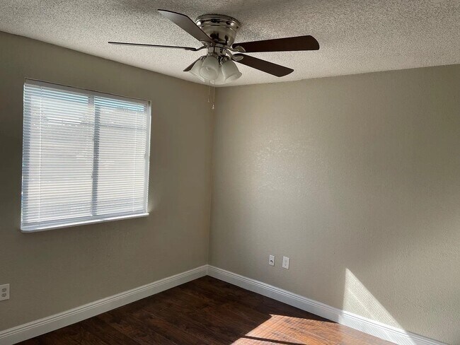 Photo - 1675 Sailpoint Dr