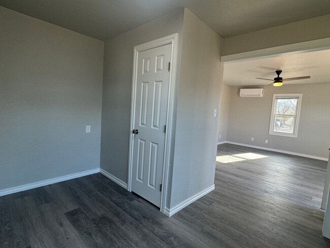 Photo - 304 S 2nd St