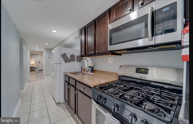 Photo - 325 57th St NE Unit #2-1